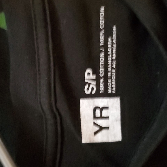 Y&R t-shirt. Men's small - Picture 6 of 6